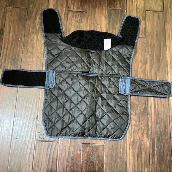 Carhartt Quilted Jacket in Black and  Navy Denim - Picture 3 of 7